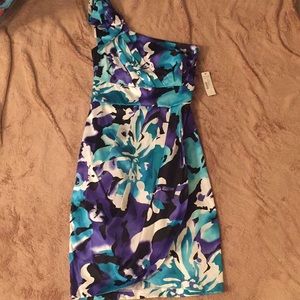 Bisou bisou one shoulder dress size 4 nwt